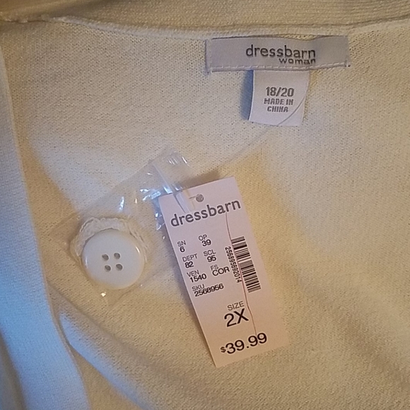 3/4 sleeve off white Sweater with button - Picture 4 of 4